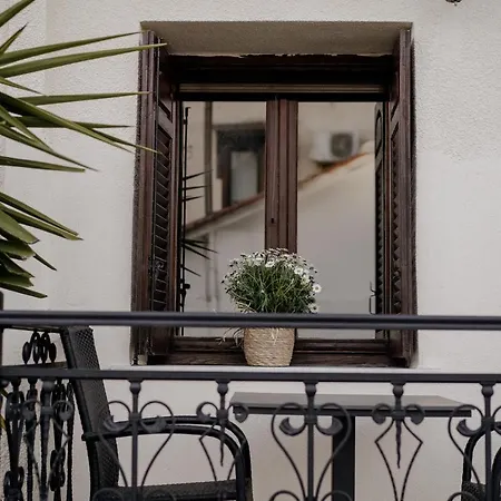 Aiora Yard בית נופש