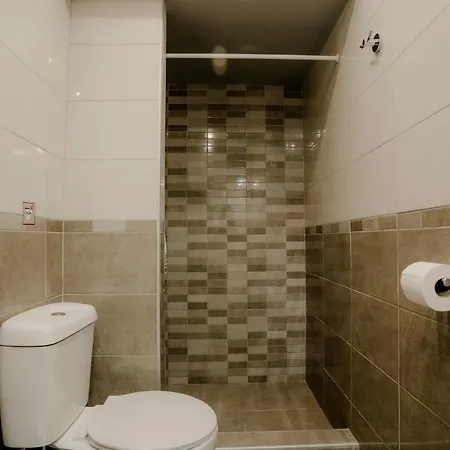 Aiora Yard بيت للعطل *