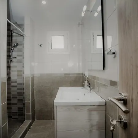 Aiora Yard بيت للعطل