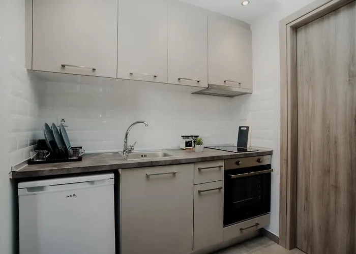 Aiora Yard * 阿莫利亚尼岛