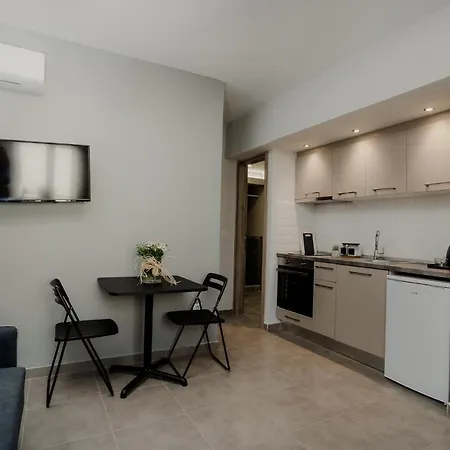 Aiora Yard Semesterbostad Amoliani